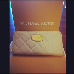 Michael Kors Quilted Hamilton Wallet